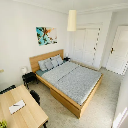 Sunny Penthouse Close To Everything Apartamento